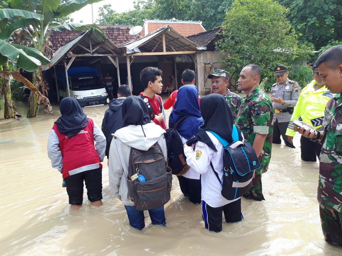 Dandim Purwodadi Tinjau Lokasi Banjir